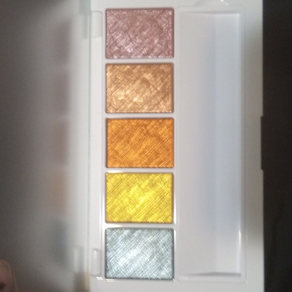 Makeup eyeshadow palette by Mario - Picture 4 of 5